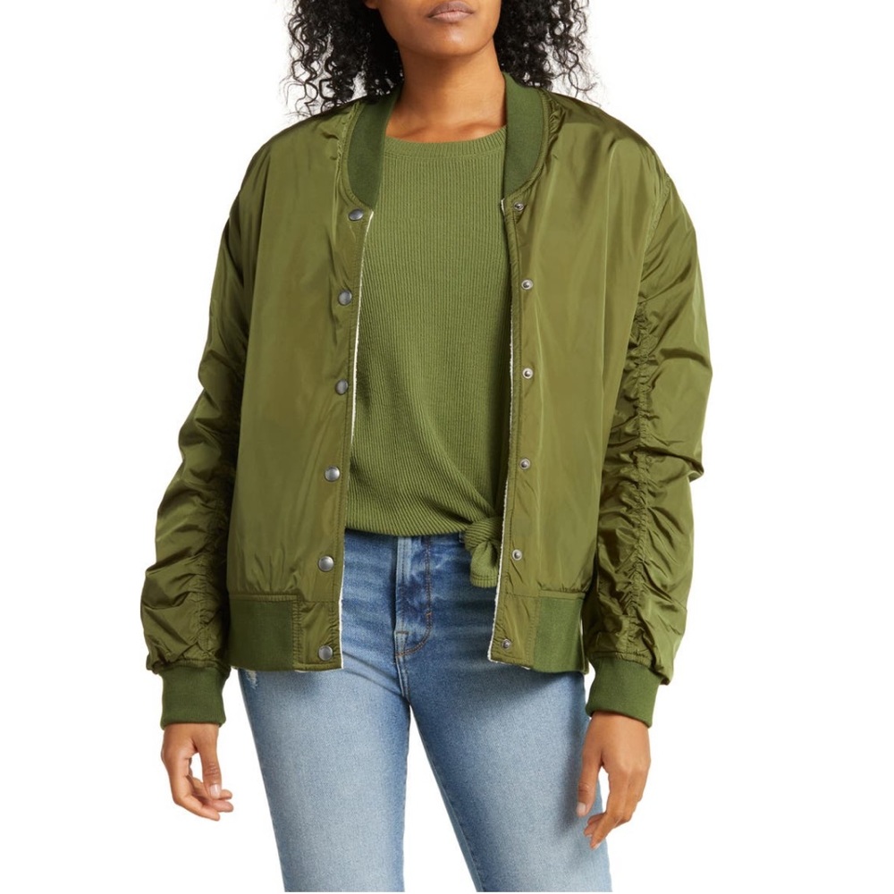 BLANKNYC
Reversible Nylon & Fleece
Bomber Jacket